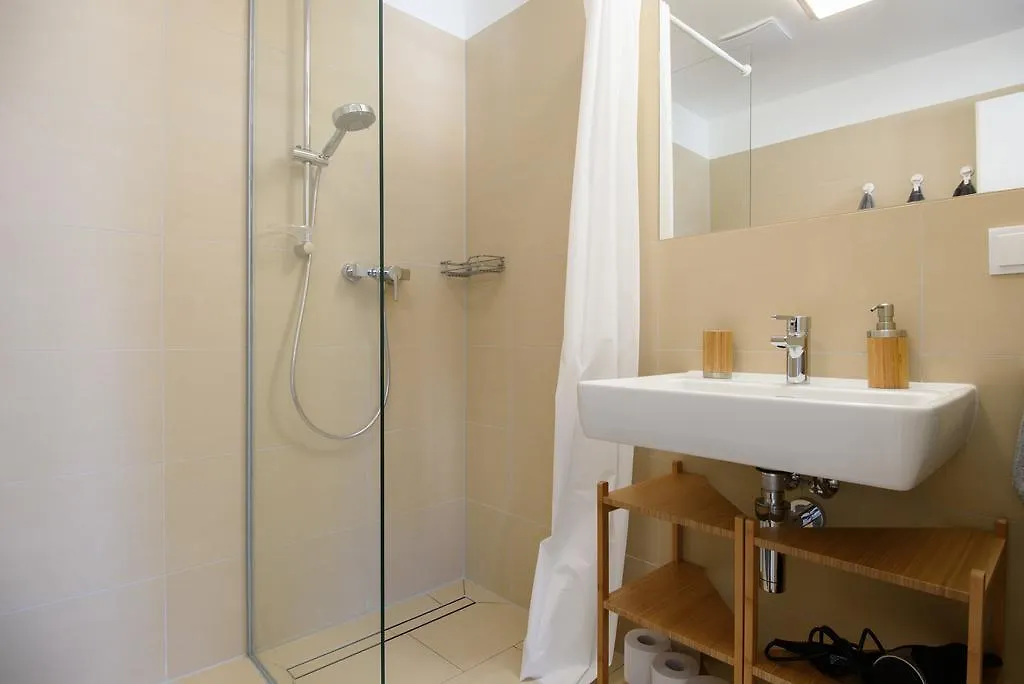 Vienna Living Apartments - Neubauguertel 0*,  Austria